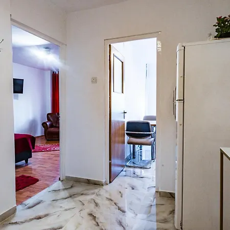 Retreat - With Natural Lighting Βουκουρέστι