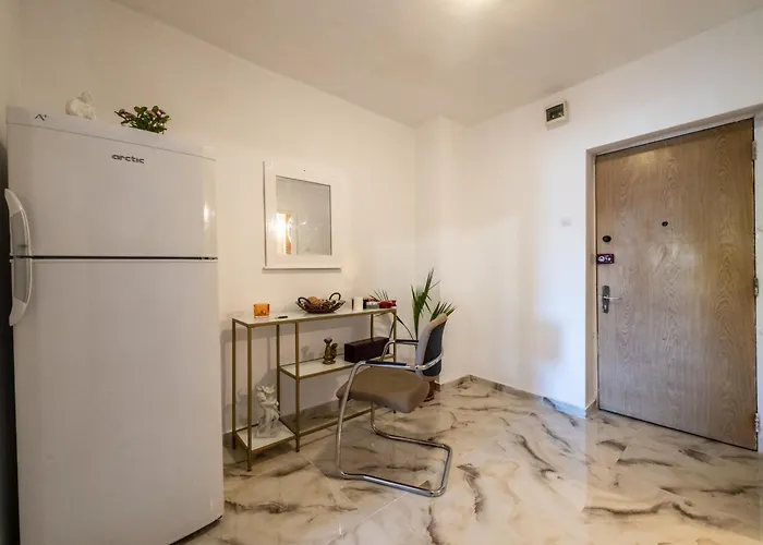 Retreat - With Natural Lighting *